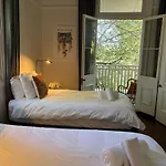 Light Filled Terrace Flat