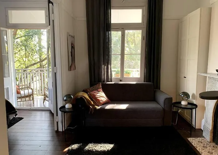 Light Filled Terrace Flat